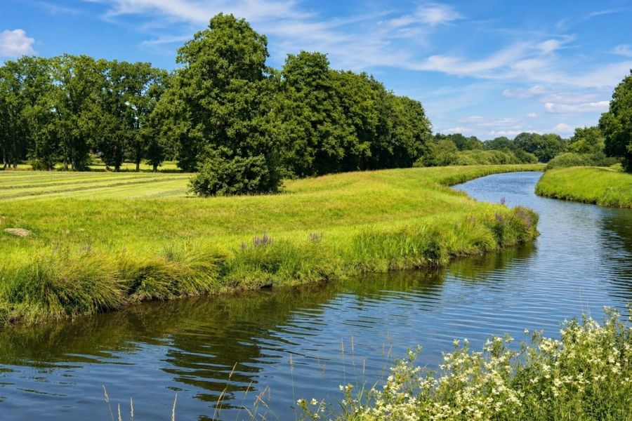 Blick auf die Große Süderbäke in Apen